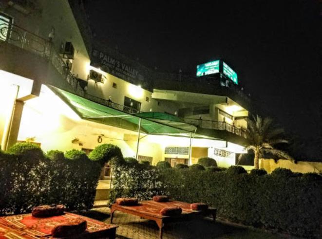 Palm Valley Hotel Sukkur ภายนอก รูปภาพ
