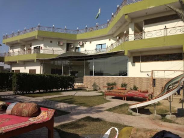 Palm Valley Hotel Sukkur ภายนอก รูปภาพ